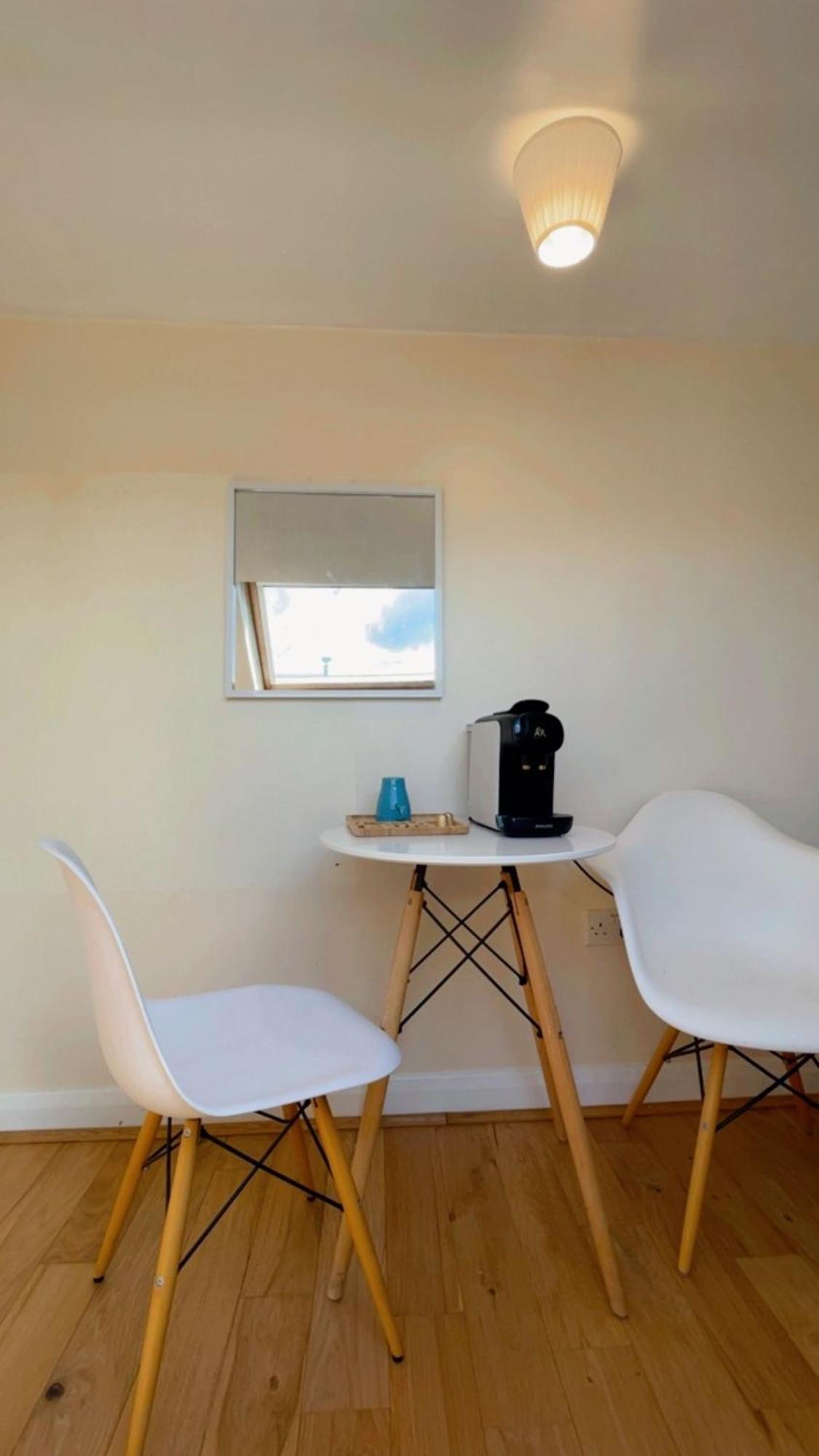 Lily Apartment Whetstone Ngoại thất bức ảnh